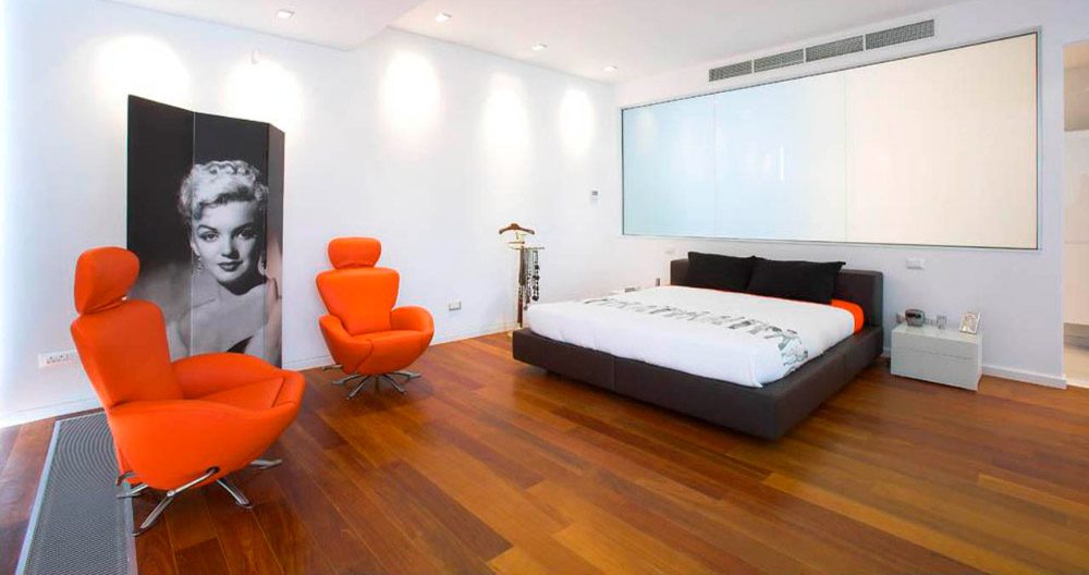 Decoración de estudio con pocos accesorios decorativos