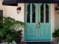 Más naturalidad con puertas verdes menta